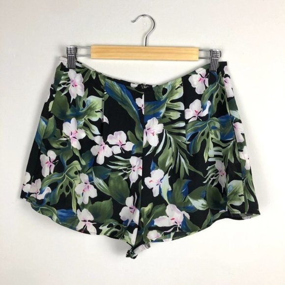 Show Me Your Mumu Sawyer Tropical Floral Shorts Large - Picture 2 of 5